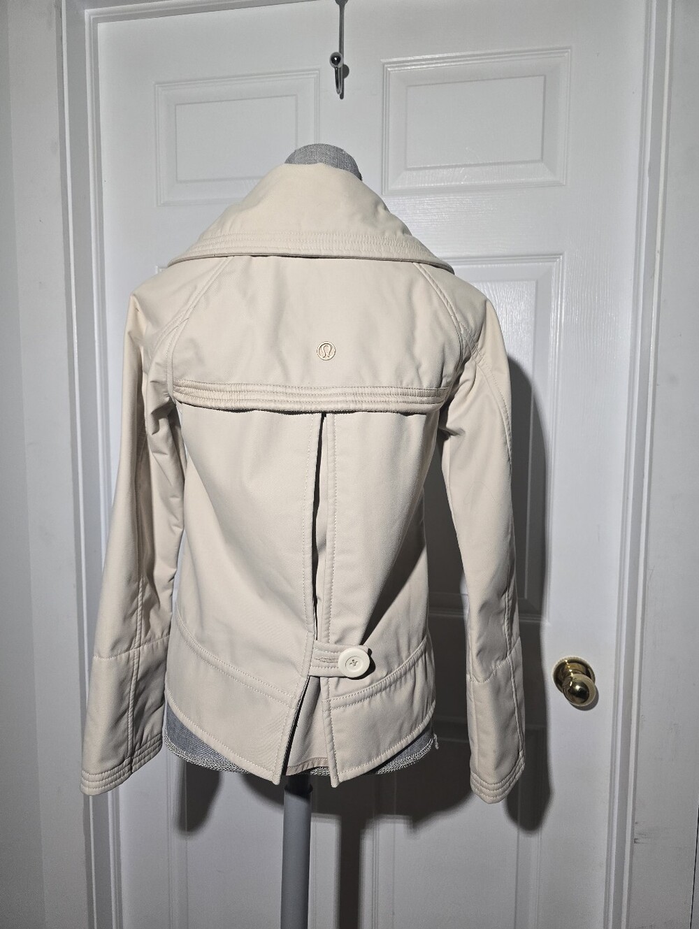 LULULEMON coco Softshell Jacket - Picture 6 of 7